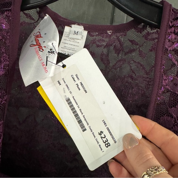 Magic Formals - 2 Piece Suit - Sz Medium - Picture 7 of 7